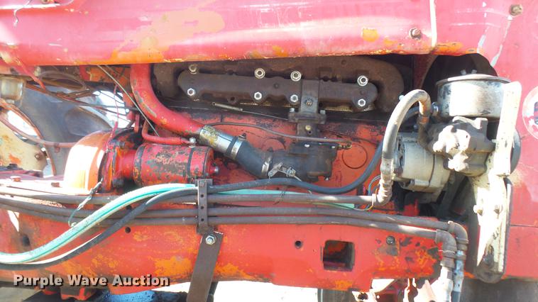 image for item DX9828 Cockshutt 40 tractor