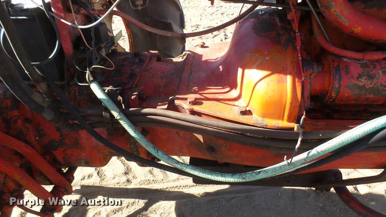 image for item DX9828 Cockshutt 40 tractor