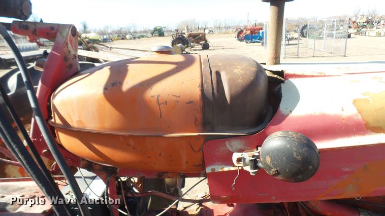 image for item DX9828 Cockshutt 40 tractor