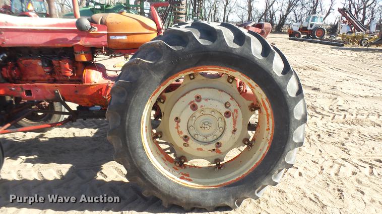 image for item DX9828 Cockshutt 40 tractor