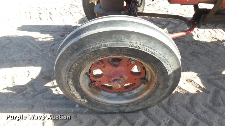 image for item DX9828 Cockshutt 40 tractor