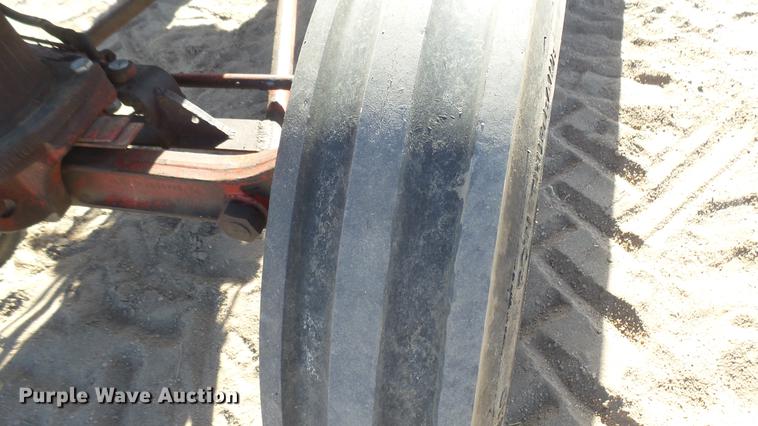 image for item DX9828 Cockshutt 40 tractor