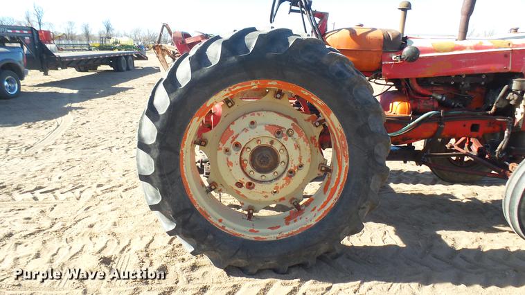 image for item DX9828 Cockshutt 40 tractor