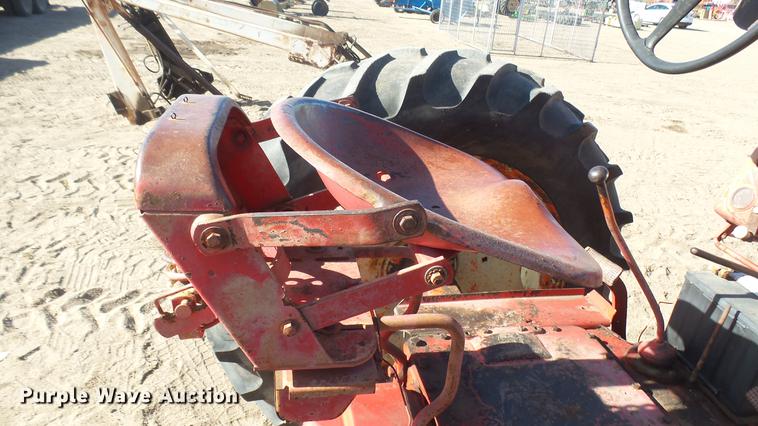 image for item DX9828 Cockshutt 40 tractor