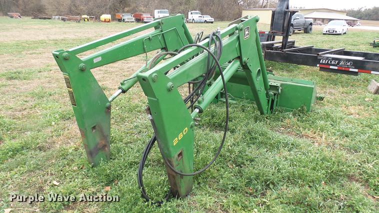 image for item ED9073 John Deere 260 loader