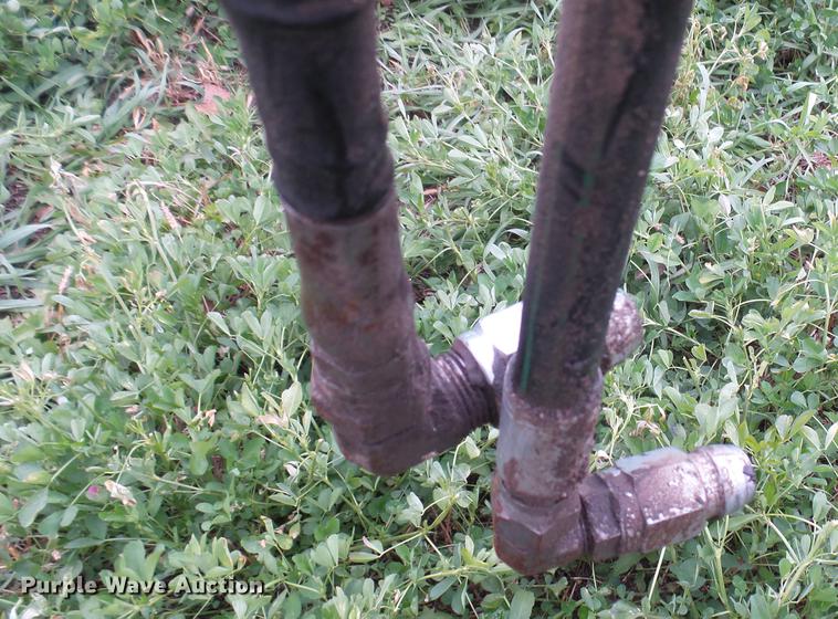 image for item ED9073 John Deere 260 loader