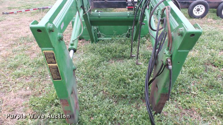 image for item ED9073 John Deere 260 loader