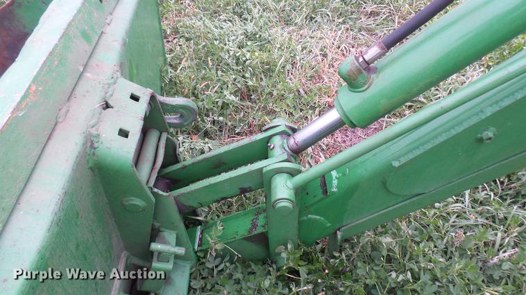 image for item ED9073 John Deere 260 loader