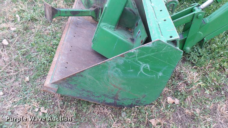 image for item ED9073 John Deere 260 loader