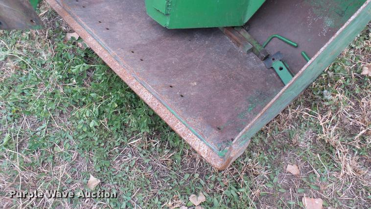 image for item ED9073 John Deere 260 loader