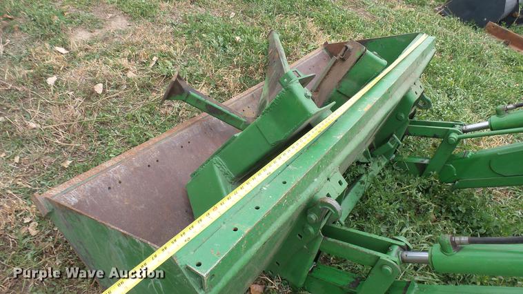 image for item ED9073 John Deere 260 loader