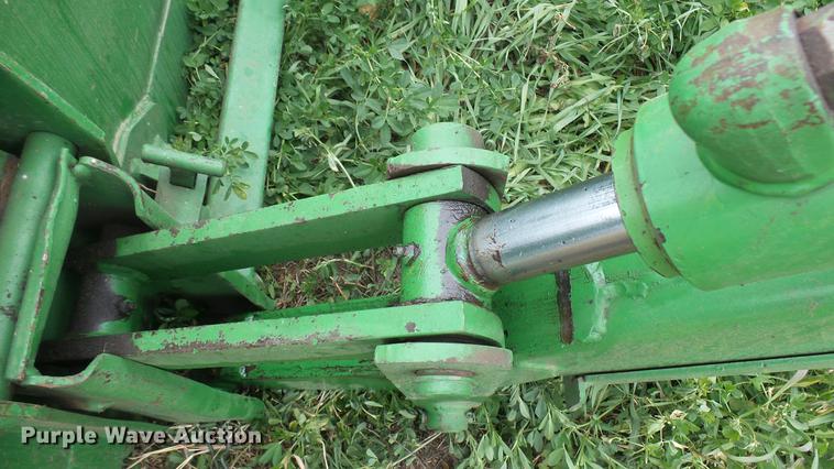 image for item ED9073 John Deere 260 loader