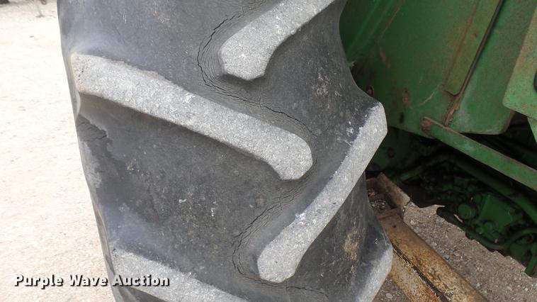 image for item ED9144 John Deere 4020 tractor