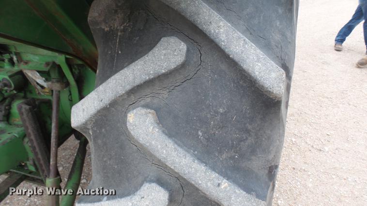 image for item ED9144 John Deere 4020 tractor