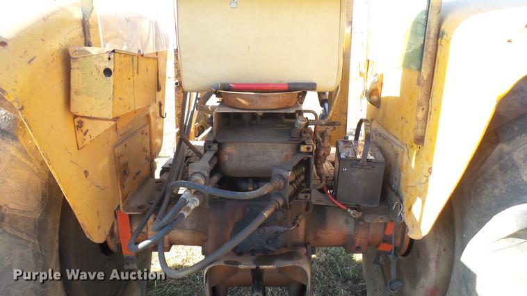 image for item ED9176 1961 Minneapolis Moline M5 tractor