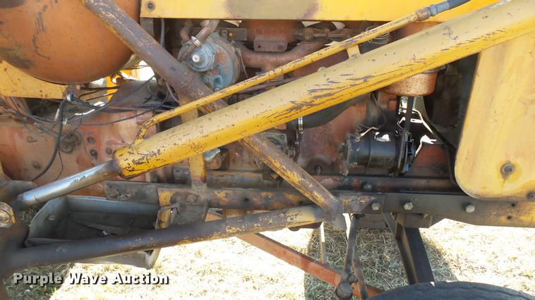 image for item ED9176 1961 Minneapolis Moline M5 tractor