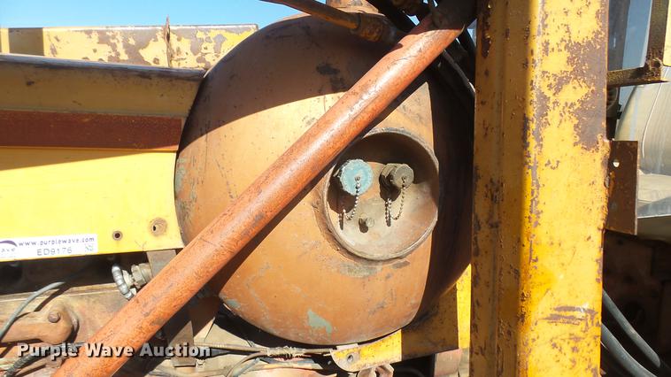 image for item ED9176 1961 Minneapolis Moline M5 tractor