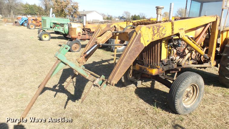 image for item ED9176 1961 Minneapolis Moline M5 tractor