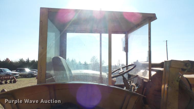 image for item ED9176 1961 Minneapolis Moline M5 tractor