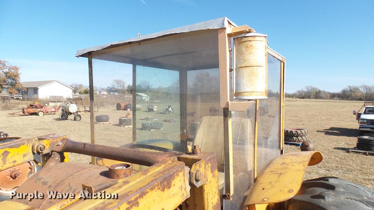 image for item ED9176 1961 Minneapolis Moline M5 tractor