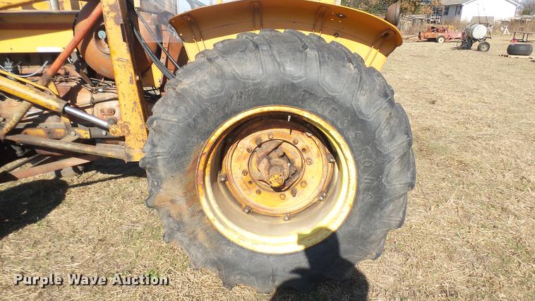 image for item ED9176 1961 Minneapolis Moline M5 tractor