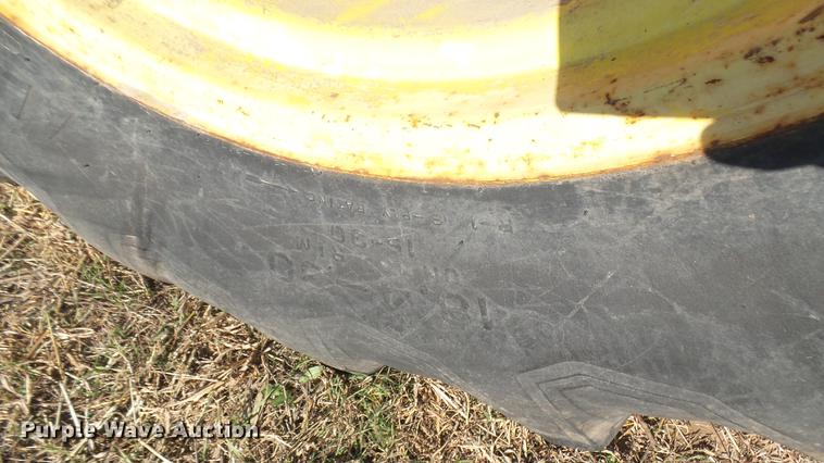 image for item ED9176 1961 Minneapolis Moline M5 tractor