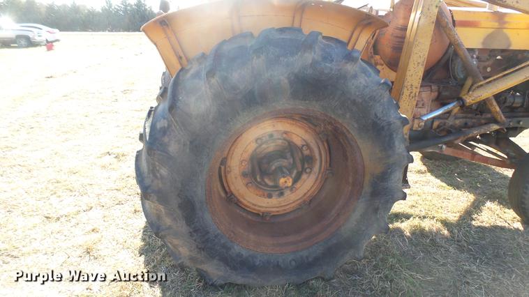 image for item ED9176 1961 Minneapolis Moline M5 tractor