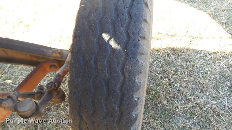 image for item ED9176 1961 Minneapolis Moline M5 tractor