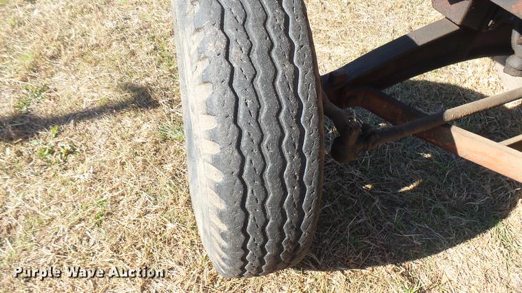 image for item ED9176 1961 Minneapolis Moline M5 tractor