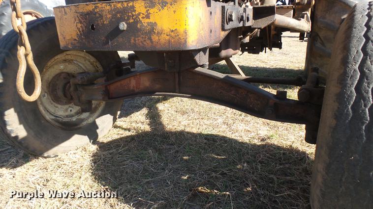 image for item ED9176 1961 Minneapolis Moline M5 tractor