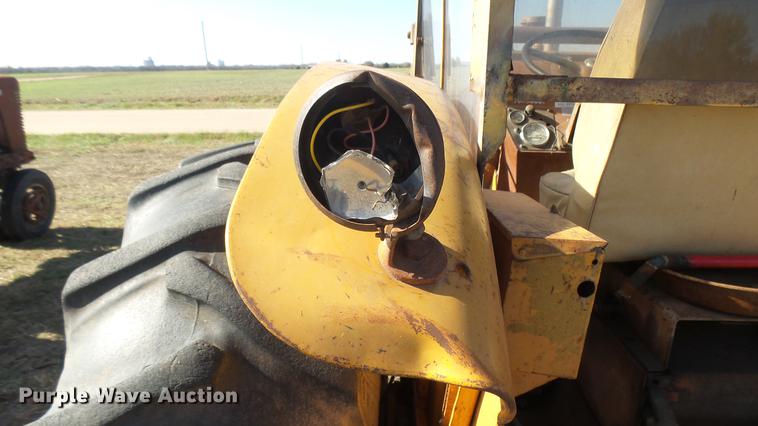 image for item ED9176 1961 Minneapolis Moline M5 tractor