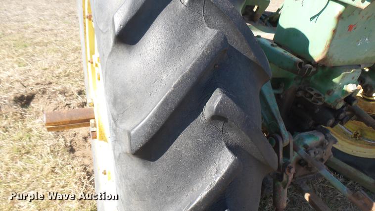 image for item ED9178 John Deere 60 tractor