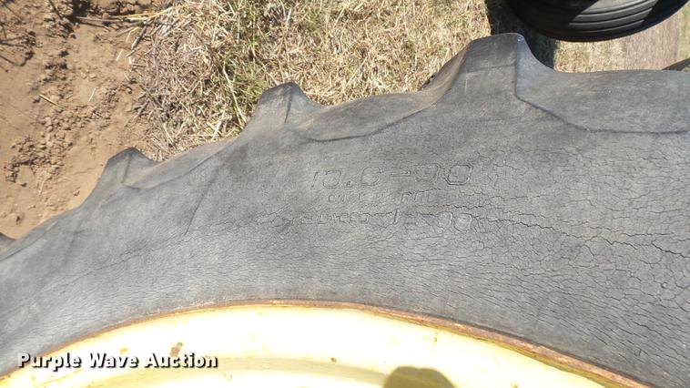 image for item ED9178 John Deere 60 tractor