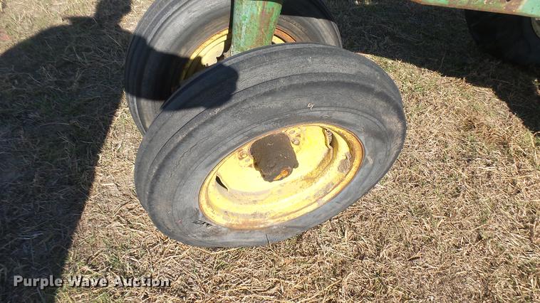 image for item ED9178 John Deere 60 tractor