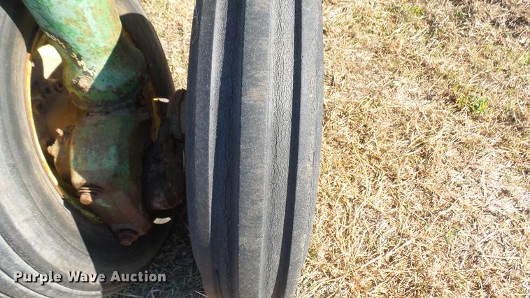 image for item ED9178 John Deere 60 tractor