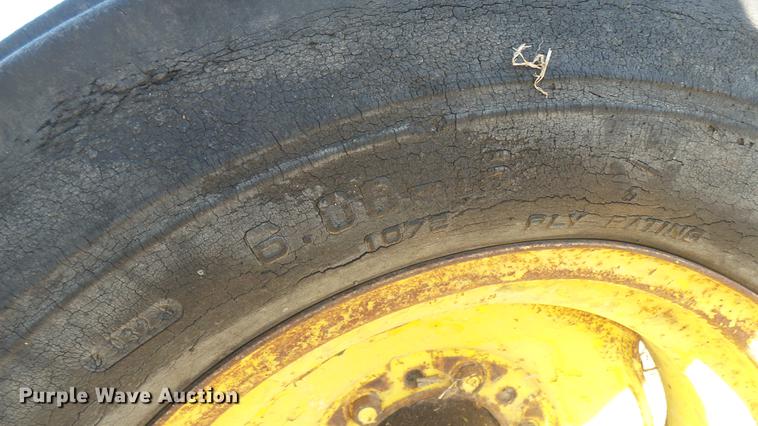 image for item ED9178 John Deere 60 tractor