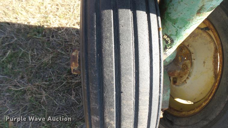 image for item ED9178 John Deere 60 tractor