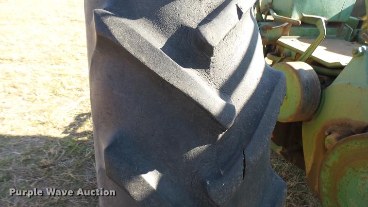 image for item ED9178 John Deere 60 tractor