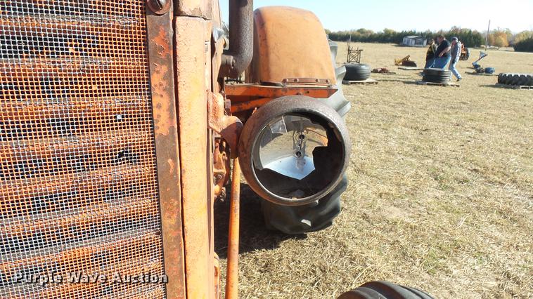 image for item ED9180 Case LA tractor