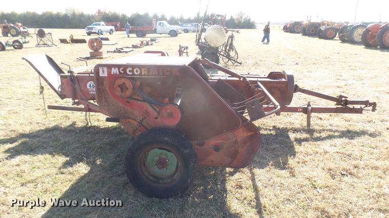 image for item ED9182 International 46 square baler