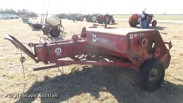 image for item ED9182 International 46 square baler