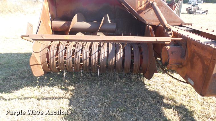 image for item ED9182 International 46 square baler