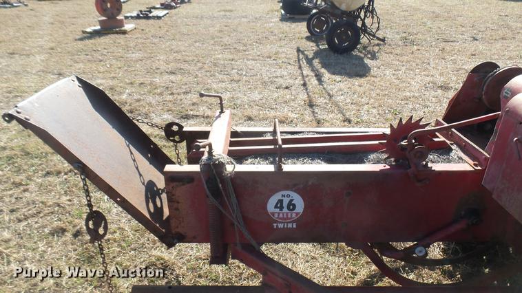 image for item ED9182 International 46 square baler