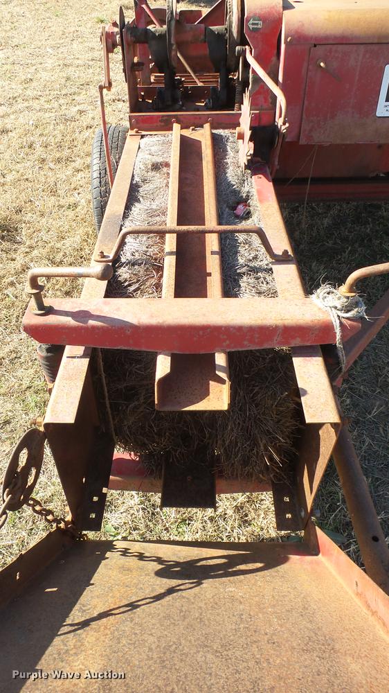 image for item ED9182 International 46 square baler