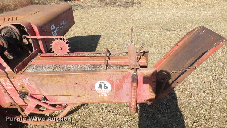 image for item ED9182 International 46 square baler