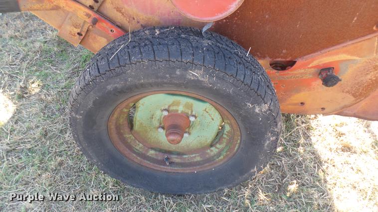 image for item ED9182 International 46 square baler