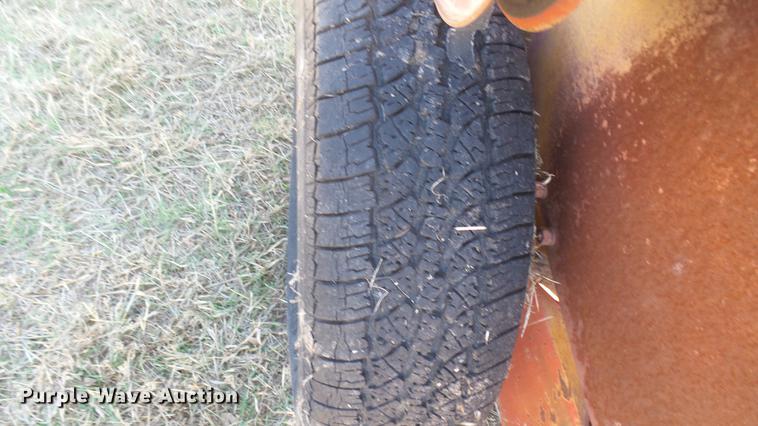 image for item ED9182 International 46 square baler