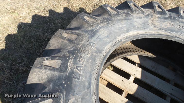 image for item ED9186 16.9/14-30 tractor tire