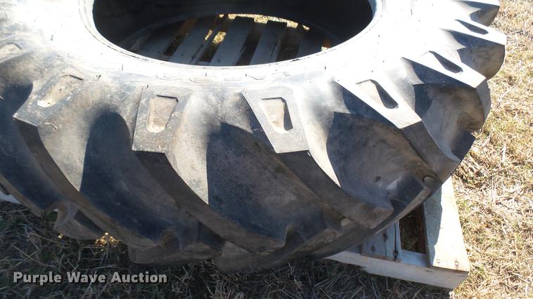 image for item ED9186 16.9/14-30 tractor tire