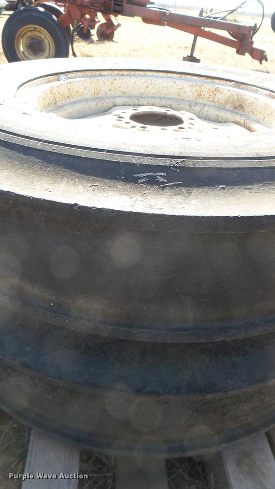 image for item ED9189 (2) Firestone 7.50-20 tires
